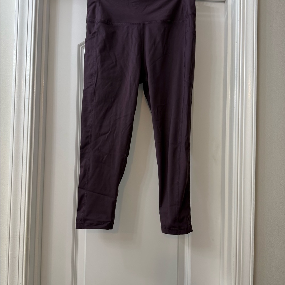 ZYIA Purple capri-Length Leggings Stretchy Fit